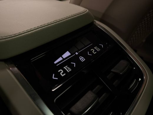 Volvo  XC90 T8 AWD Recharge Inscription | Trekhaak | Stoelventilatie | Harman Kardon | Adpatieve Cruise Contr... ActivLease financial lease