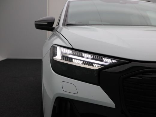 Audi Q4 e-tron 40 Launch edition S Competition 77 kWh 204 Pk | Stoelverwarming | Panorama dak | Adaptive Cruise ... ActivLease financial lease