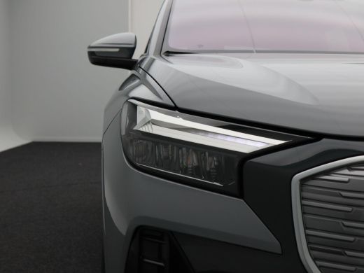 Audi Q4 e-tron 45 S-line 82 kWh 286 Pk | Head Up | Stoelverwarming | Adaptive Cruise | Memorie | Trekhaak | CarP... ActivLease financial lease
