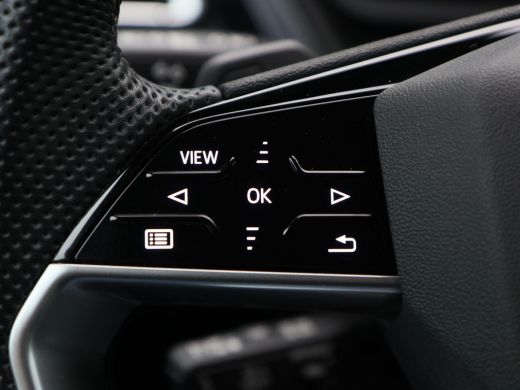 Audi Q4 e-tron 45 S-line 82 kWh 286 Pk | Head Up | Stoelverwarming | Adaptive Cruise | Memorie | Trekhaak | CarP... ActivLease financial lease
