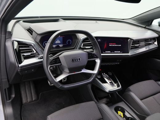 Audi Q4 e-tron 45 S-line 82 kWh 286 Pk | Head Up | Stoelverwarming | Adaptive Cruise | Memorie | Trekhaak | CarP... ActivLease financial lease