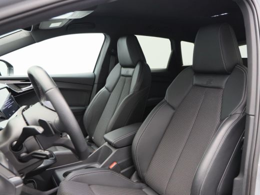 Audi Q4 e-tron 45 S-line 82 kWh 286 Pk | Head Up | Stoelverwarming | Adaptive Cruise | Memorie | Trekhaak | CarP... ActivLease financial lease