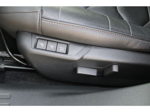 Citroën &euml;-C4 Shine 50 kWh SOH 89,81% | PEMIUM AUDIO | CAMERA | COMFORT SEATS | STOEL + STUUR VERW. | CARPLAY ActivLease financial lease