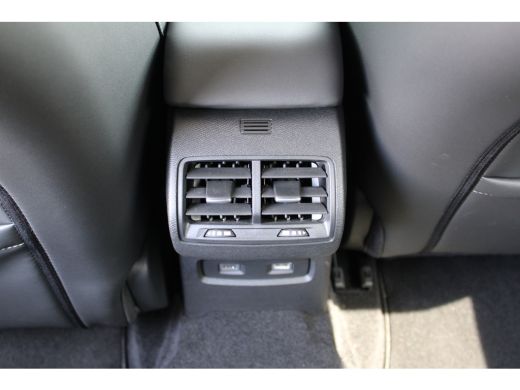 Citroën &euml;-C4 Shine 50 kWh SOH 89,81% | PEMIUM AUDIO | CAMERA | COMFORT SEATS | STOEL + STUUR VERW. | CARPLAY ActivLease financial lease