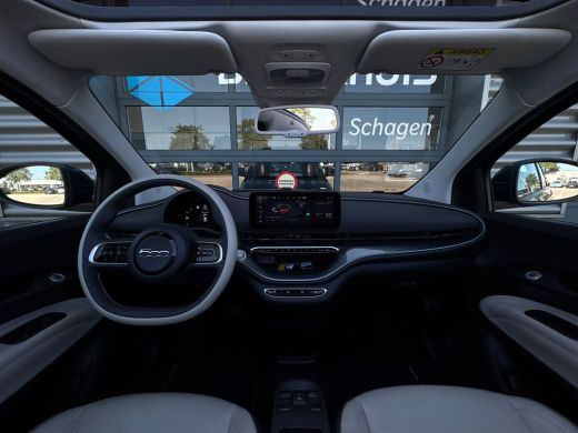 Fiat 500C 42 kWh La Prima By Bocelli | SoH 92,55% | Achteruitrijcamera | Cruise control | Apple Carplay | ActivLease financial lease