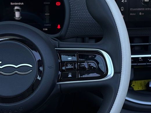 Fiat 500C 42 kWh La Prima By Bocelli | SoH 92,55% | Achteruitrijcamera | Cruise control | Apple Carplay | ActivLease financial lease