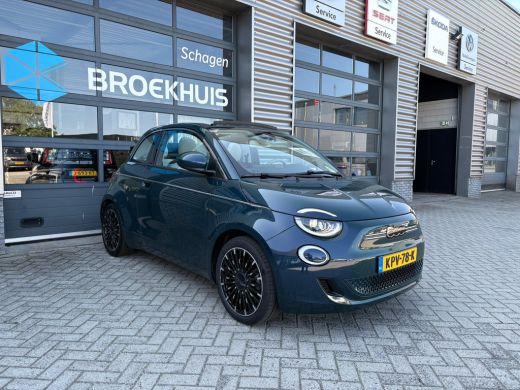 Fiat 500C 42 kWh La Prima By Bocelli | SoH 92,55% | Achteruitrijcamera | Cruise control | Apple Carplay | ActivLease financial lease