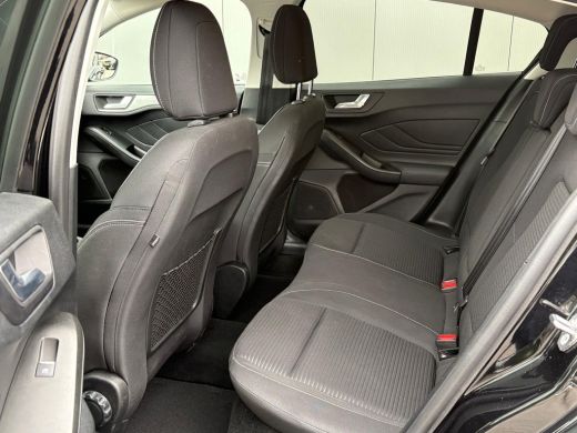 Ford Focus 125PK EcoB. Automaat Titanium Carplay-android/Navigatie/Parkeerhulp/Camera/Keyfree ActivLease financial lease
