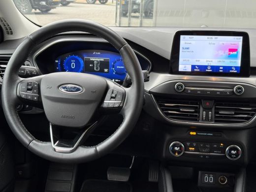 Ford Focus 125PK EcoB. Automaat Titanium Carplay-android/Navigatie/Parkeerhulp/Camera/Keyfree ActivLease financial lease