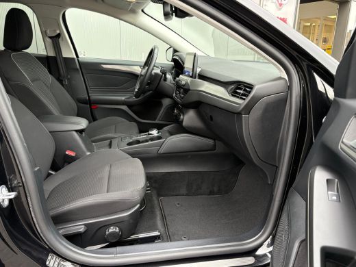 Ford Focus 125PK EcoB. Automaat Titanium Carplay-android/Navigatie/Parkeerhulp/Camera/Keyfree ActivLease financial lease
