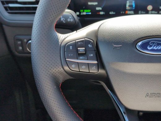 Ford Kuga Plug-In Hybrid ST-Line X | BLACK PACK | PANO | TREKHAAK | WINTERPACK | PREMIUM AUDIO | Adaptieve ... ActivLease financial lease