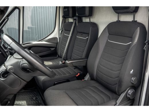 Iveco Daily 35S18 175 PK 3.0 Liter! | Automaat | 3.500 KG trekgewicht | Camera | Cruise | Airco | Trekhaak | ... ActivLease financial lease