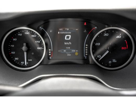 Iveco Daily 35S18 175 PK 3.0 Liter! | Automaat | 3.500 KG trekgewicht | Camera | Cruise | Airco | Trekhaak | ... ActivLease financial lease