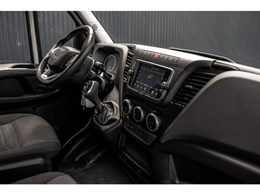 Iveco Daily 35S18 175 PK 3.0 Liter! | Automaat | 3.500 KG trekgewicht | Camera | Cruise | Airco | Trekhaak | ... ActivLease financial lease