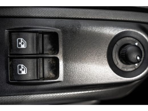 Iveco Daily 35S18 175 PK 3.0 Liter! | Automaat | 3.500 KG trekgewicht | Camera | Cruise | Airco | Trekhaak | ... ActivLease financial lease