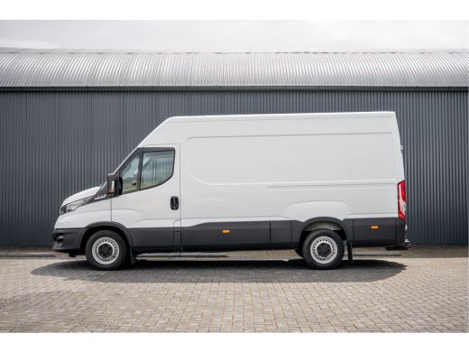 Iveco Daily 35S18 175 PK 3.0 Liter! | Automaat | 3.500 KG trekgewicht | Camera | Cruise | Airco | Trekhaak | ... ActivLease financial lease