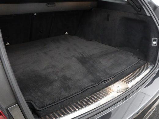 Mercedes-Benz C-Klasse Estate 180 Business Solution AMG | Panoramadak | Trekhaak | Leder/alcantara | Stoelverwarming | V... ActivLease financial lease