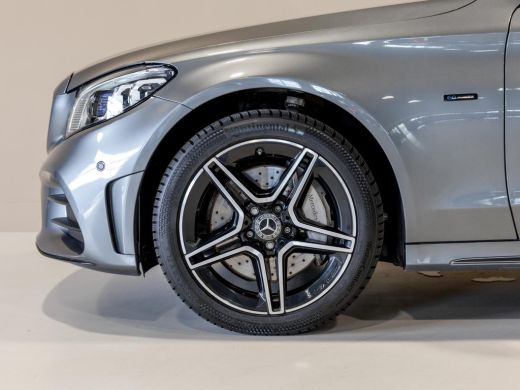 Mercedes-Benz C-Klasse Estate 300 e Business Solution AMG / 320pk / Panorama dak / Trekhaak / Multibeam / ActivLease financial lease