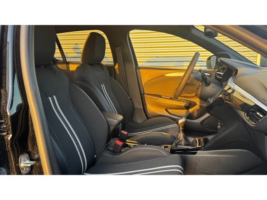 Opel Corsa 1.2 TURBO 100PK GS / NAVI / LEDER / CLIMA / LED / PDC / 16" LMV / CAMERA / KEYLESS !! ActivLease financial lease