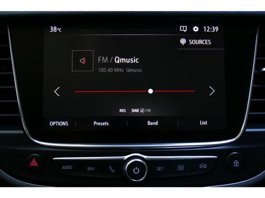 Opel Crossland 1.2 TURBO 130PK ELLEGANCE / CAMERA / STOEL-STUURVERWARMING / AGR / 17"LMV / NAVI / CLIMA / LED / ... ActivLease financial lease