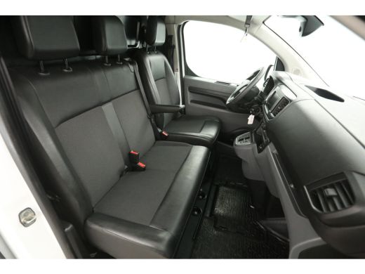 Opel Vivaro-e 75 kWh L2H1 | Snelladen | SOH 88% | Airco | 3 Zits | Carplay | Cruise | Parkeersens. ActivLease financial lease