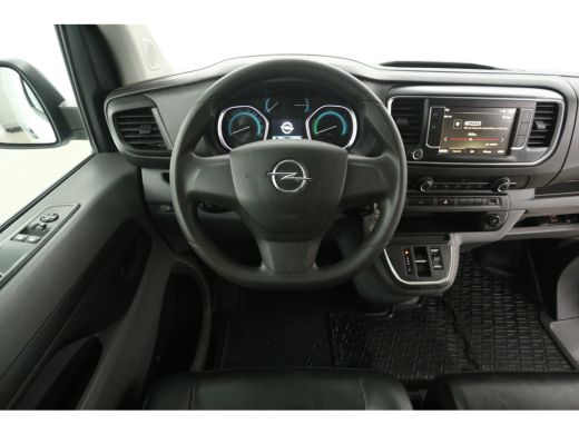 Opel Vivaro-e 75 kWh L2H1 | Snelladen | SOH 88% | Airco | 3 Zits | Carplay | Cruise | Parkeersens. ActivLease financial lease