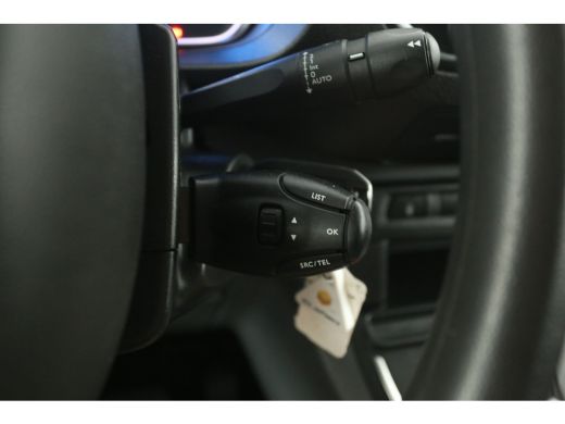 Opel Vivaro-e 75 kWh L2H1 | Snelladen | SOH 88% | Airco | 3 Zits | Carplay | Cruise | Parkeersens. ActivLease financial lease