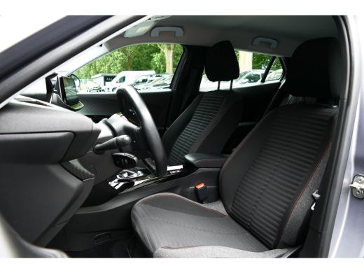 Peugeot e-2008 EV 136PK 50KWH ACTIVE AUTOMAAT / NAVI / LED / 16"LMV / CLIMA / PDC / BLUETOOTH / CRUISECONTROL / ... ActivLease financial lease