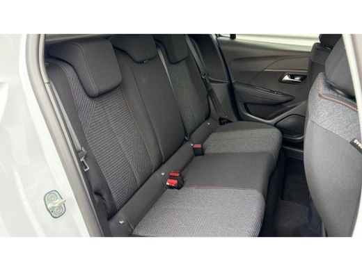 Peugeot e-208 Business | Elektrische parkeerrem | Elektrische parkeerrem | Extra getinte achterste zijruiten en... ActivLease financial lease
