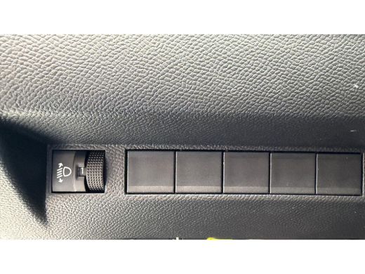 Peugeot e-208 Business | Elektrische parkeerrem | Elektrische parkeerrem | Extra getinte achterste zijruiten en... ActivLease financial lease