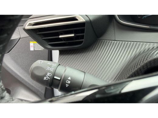 Peugeot e-208 Business | Elektrische parkeerrem | Elektrische parkeerrem | Extra getinte achterste zijruiten en... ActivLease financial lease