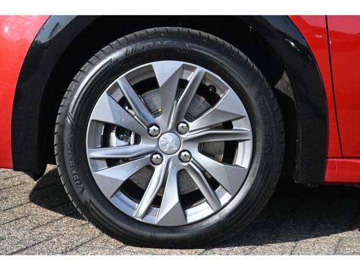 Peugeot e-208 EV Allure 50 kWh 100%SOH! | Navigatie By App | Climate Control | Parkeersensoren | Cruise Control... ActivLease financial lease