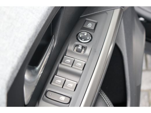Peugeot e-5008 73KWH 210PK 7-ZITS GT AVANTAGE AUTOMAAT / NAVI / LEDER / CLIMA / FULL-LED / 19" LMV / KEYLESS / P... ActivLease financial lease