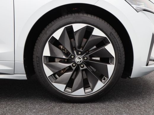 Skoda Enyaq iV 80 Sportline 204 Pk | Stoel/Stuur Verwarming | Achterbank Verwarmd | Cruise Control | Camera | Al... ActivLease financial lease