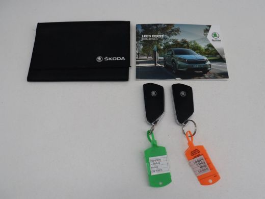Skoda Enyaq iV | SOH 91.5% | Panoramadak | Adaptive cruise | Stuur/stoel verwarming | Half Leder | Carplay | Par... ActivLease financial lease