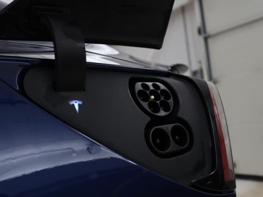 Tesla Model 3 | Traffic-Aware Cruise control | Leder | Lichtmetaal 20'' | Achterbank verwarming | Park assist |... ActivLease financial lease