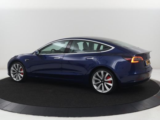 Tesla Model 3 | Traffic-Aware Cruise control | Leder | Lichtmetaal 20'' | Achterbank verwarming | Park assist |... ActivLease financial lease