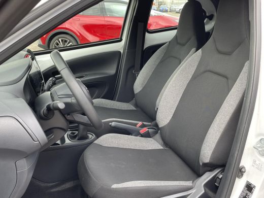 Toyota Aygo 1.0 VVT-i MT Play **ADAPTIEF CRUISE CONTROL/ PARKEERCAMERA/ APPLE CARPLAY** ActivLease financial lease