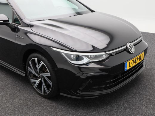 Volkswagen Golf 1.5 eTSi 150 Pk Automaat R-Line Business | Stoel/Stuur verwarming | Trekhaak | Camera | Adaptive ... ActivLease financial lease