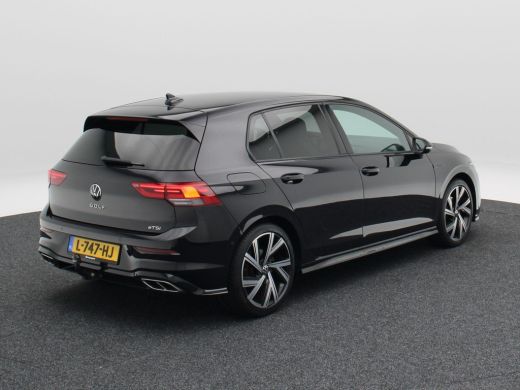 Volkswagen Golf 1.5 eTSi 150 Pk Automaat R-Line Business | Stoel/Stuur verwarming | Trekhaak | Camera | Adaptive ... ActivLease financial lease