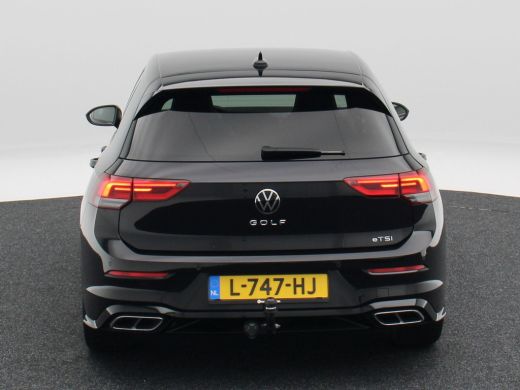 Volkswagen Golf 1.5 eTSi 150 Pk Automaat R-Line Business | Stoel/Stuur verwarming | Trekhaak | Camera | Adaptive ... ActivLease financial lease