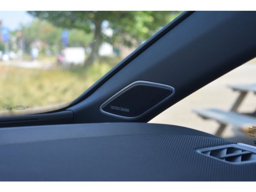 Volkswagen ID.3 Neo 231PK Style | NAVIGATIE | MEMORY STOELEN | PANORAMADAK | IQ LIGHT | STEUNHAAK | HARMAN KARDON ActivLease financial lease