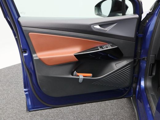 Volkswagen ID.4 First 77 kWh | Stoel/Stuurverwarming | Adaptive Cruise | Camera | CarPlay | Navigatie | 20 Inch |... ActivLease financial lease