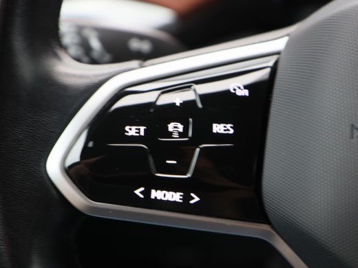 Volkswagen ID.4 Pro Performance 77 kWh 204 Pk | Stoel/Stuurverwarming | Adaptive cruise | Camera | CarPlay | 54.3... ActivLease financial lease