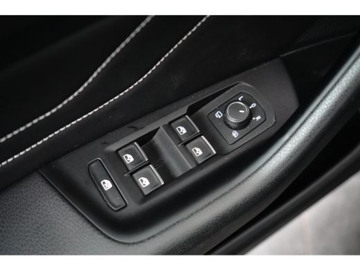 Volkswagen Passat Variant 1.4 eHybrid 218 pk GTE 6-DSG | Wegklapbare Trekhaak | Apple Carplay | Achteruitrijcamera | ActivLease financial lease
