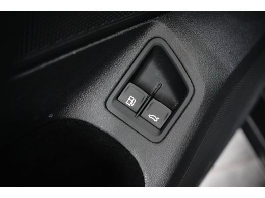 Volkswagen Passat Variant 1.4 eHybrid 218 pk GTE 6-DSG | Wegklapbare Trekhaak | Apple Carplay | Achteruitrijcamera | ActivLease financial lease