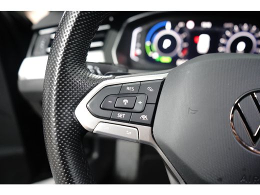 Volkswagen Passat Variant 1.4 eHybrid 218 pk GTE 6-DSG | Wegklapbare Trekhaak | Apple Carplay | Achteruitrijcamera | ActivLease financial lease
