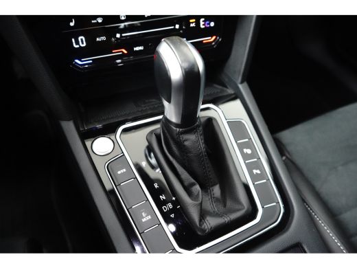 Volkswagen Passat Variant 1.4 eHybrid 218 pk GTE 6-DSG | Wegklapbare Trekhaak | Apple Carplay | Achteruitrijcamera | ActivLease financial lease