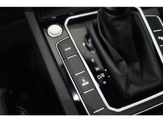 Volkswagen Passat Variant 1.4 eHybrid 218 pk GTE 6-DSG | Wegklapbare Trekhaak | Apple Carplay | Achteruitrijcamera | ActivLease financial lease