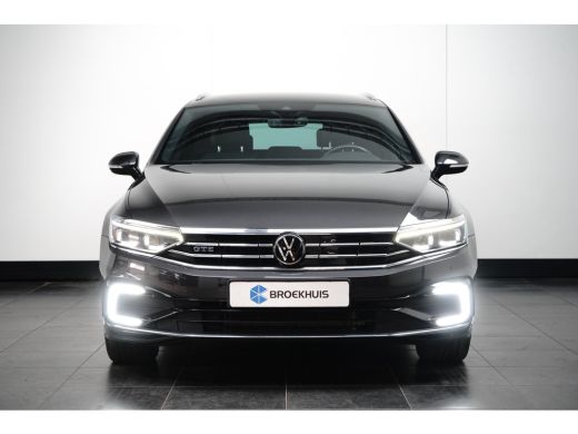 Volkswagen Passat Variant 1.4 eHybrid 218 pk GTE 6-DSG | Wegklapbare Trekhaak | Apple Carplay | Achteruitrijcamera | ActivLease financial lease